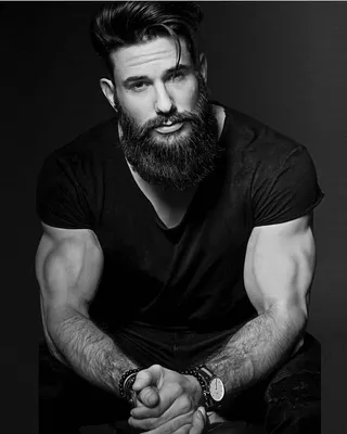 Брутальный мужчина с бородой | Beard styles for men, Hair and beard styles,  Bearded men