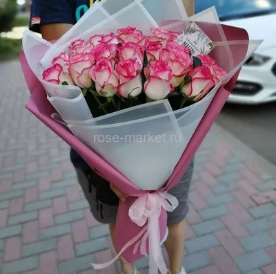 Купить букет из 19 красной розы (Рэд Наоми) с доставкой в Краснодаре