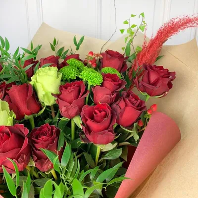 Букет 19 радужных роз заказать с доставкой в Челябинске - салон «Дари Цветы»