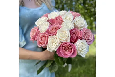 Букет из 19 красных роз в крафте - купить в Карымском с доставкой