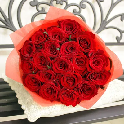 Купить букет из 101 розы 50см по доступной цене в Краснодаре.