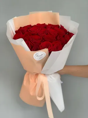 Белые розы (50 см) по цене 225 ₽ - купить в RoseMarkt с доставкой по  Санкт-Петербургу