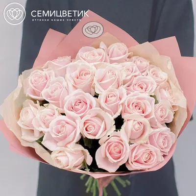 Букет из 25 красных роз 50 см с гипсофилой - купить в Москве по цене 2990 р  - Magic Flower