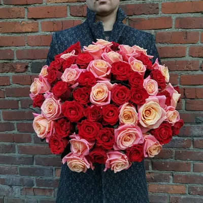 Букет 55 Роз на ленте - Дискаунтер Цветов