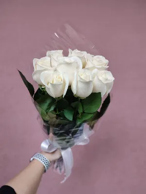 Купить букет из белых роз с эвкалиптом в Великом Новгороде в  интернет-магазине «Дон Пион»\"