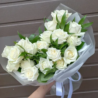 Купить Букет белых роз, Эквадор, 70см - от от 2565 ₽