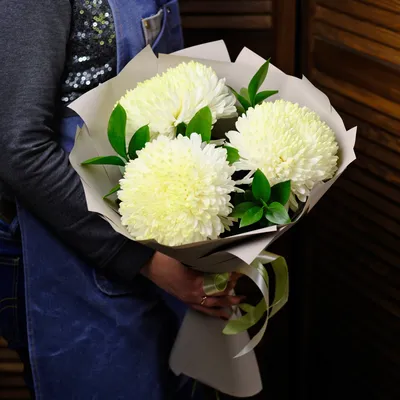 Букет из кустовых хризантем 2 сортов 25 шт в оформлении | Цветы Саранск -  Магазин \"Эквадор\"