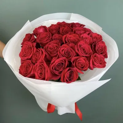 Букет из 25 красных роз 60 см.