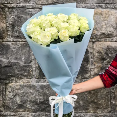 Букет из 25 роз Аваланч 🌺 купить в Киеве с доставкой - цена от Камелия