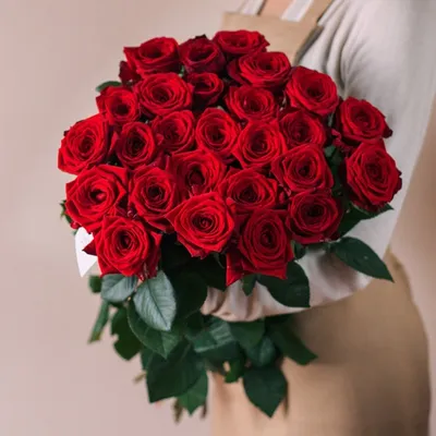Букет 25 роз с доставкой в Таллине, Эстонии - Roses.ee
