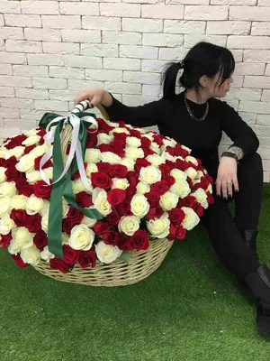 Букет 301 роза Мондиаль в корзине купить за 104 500 руб. с круглосуточной  доставкой | Мосцветторгком