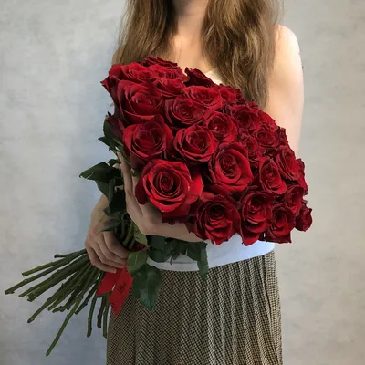 Букет из 33 роз, артикул F1175367 - 3990 рублей, доставка по городу.  Flawery - доставка цветов в Ярославле