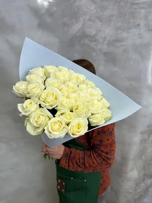 Букет из 33 красных роз (Россия) с лентой 60 см - купить цветы с доставкой  по Москве и МО от 4190 руб | «Букет-Маркет»