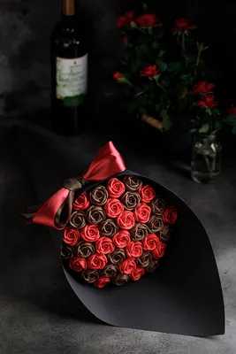 Букет из 37 шоколадных роз B37-K-SHR - купить в Москве, цены на Мегамаркет