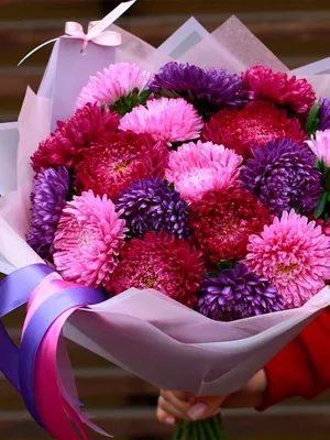Букет из астр \"Ариэль\" - купить в Москве по ценам от 3150.00 рублей с  оперативной доставкой в каталоге интернет-магазина Цветочный рай