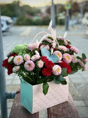 Букет \"Новогодний букет из белых роз\" с доставкой в Ватутинках —  Фло-Алло.Ру, свежие цветы с бесплатной доставкой