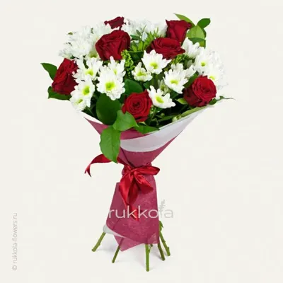 Букет из 25 красных роз в белой упаковке (50 см ) за 2950р. Позиция № 3772