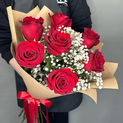 Купить букет из 22 красных и белых роз по доступной цене с доставкой в  Москве и области в интернет-магазине Город Букетов