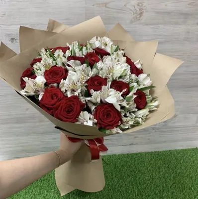 Купить букет из гербер, хризантем и альстромерий с бесплатной доставкой по  Москве | Butik-Flowers
