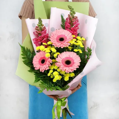 Букет из хризантем, роз и гербер - купить в Москве по цене 3690 р - Magic  Flower