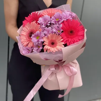 Букет из роз и хризантем. Купить цветы с бесплатной доставкой.