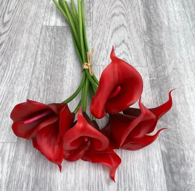 Букет калл/красные – Natural Touch Flowers