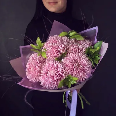 Букет из 5 крупных хризантем – купить в Тюмени с доставкой по низкой цене в  цветочном салоне Прованс