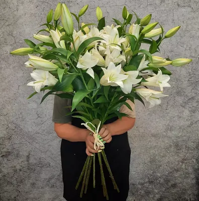 Букет из лилий и хризантем - купить в Москве по цене 3690 р - Magic Flower