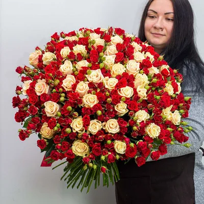 Большой букет из красных роз - 51 шт купить с доставкой по Томску: цена,  фото, отзывы