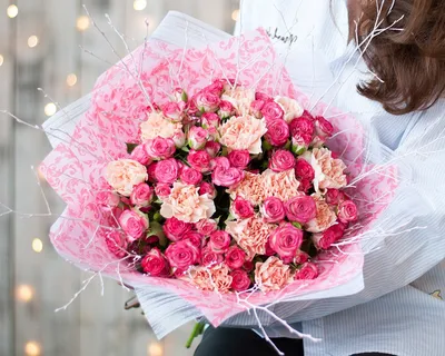 Купить букет из кустовых пионовидных роз и гвоздик в Казани с доставкой  недорого