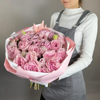 Букет невесты из пионовидных роз и гвоздик - 35 шт. за 11 890 руб. |  Бесплатная доставка цветов по Москве