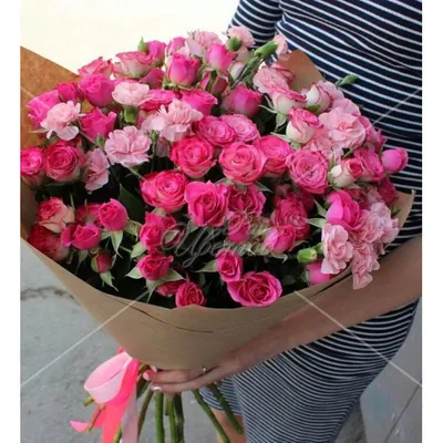 Купить букет из розовые розы, гвоздики и белой альстромерии в Москве с  доставкой недорого