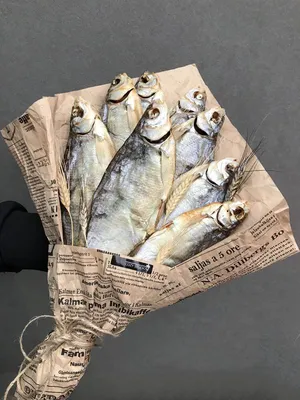 Букет из сушеной рыбы в крафтовой упаковке