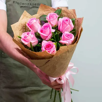 Корпоративный букет из 7 розовых роз | доставка по Москве и области