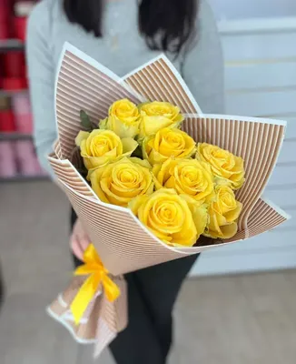Букет 25 желтых роз 60см купить с доставкой в СПб