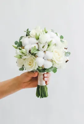 Свадебный букет \"Страна чудес\" + бутоньерка для жениха в подарок - Доставка  свежих цветов в Красноярске