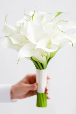 Букет невесты из калл - заказать доставку цветов в Москве от Leto Flowers