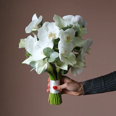 Букет невесты из белых роз | доставка по Москве и области