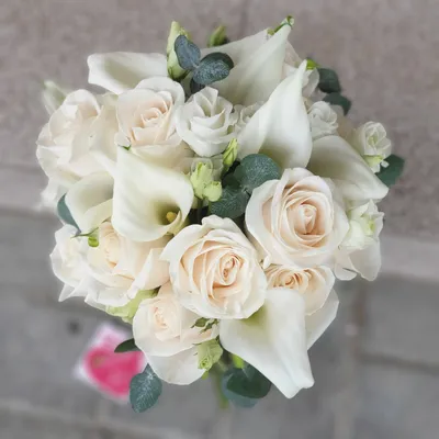 Букет невесты из роз, калл и альстромерий купить в Новосибирске | Доставка,  цена