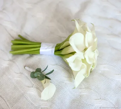 Букет невесты с каллами и фрезией - цветочная студия A FLOWER