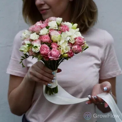 Букет невесты из роз кустовых с фрезией купить в Зеленограде по цене 9171₽  | Арт. 105-143