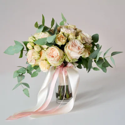 Букет невесты из персиковых пионовидных роз, кустовых роз - Киев