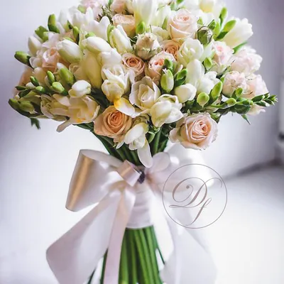 Купить букет невесты из пионовидных роз \"Лондон\" по доступной цене с  доставкой в Москве и области в интернет-магазине Город Букетов