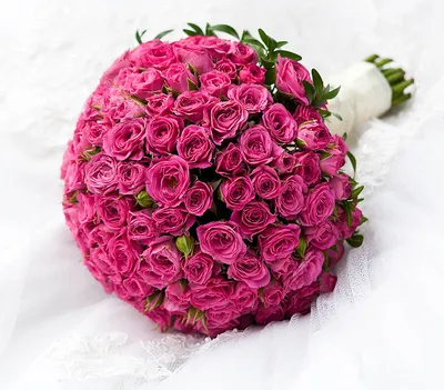 Букет невесты из кустовых роз и пиона купить в Москве с доставкой недорого