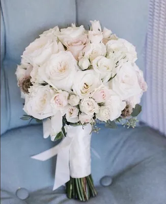 Букет невесты из пионовидной розы Ред Пиано и кустовой розы Жустин купить в  Городее, закажи, а мы доставим.