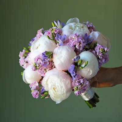 Букет невесты из пионов и роз Мария – 5832 руб, купить с доставкой по Москве