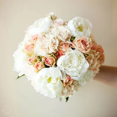 Букет невесты из пионов и пионовидных роз - заказать доставку цветов в  Москве от Leto Flowers