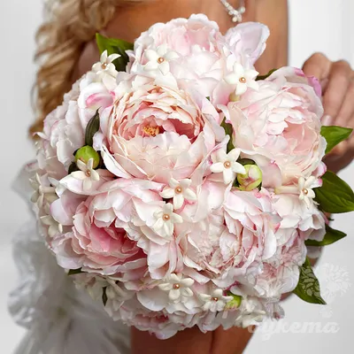 Букет невесты из пионов | Свадебные цветочные композиции, Маленькие  свадебные букеты, Свадебные шатры