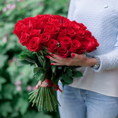 Букет из 51 розы купить в Москве недорого - заказать 51 розу с  круглосуточной доставкой