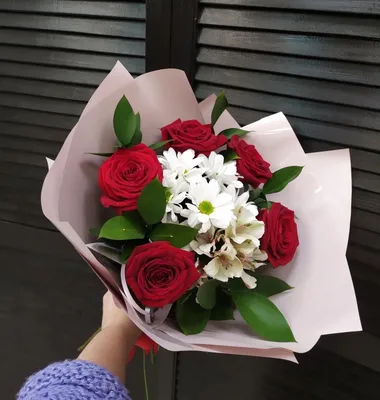 Букет из роз, гвоздик и хризантем - купить в Москве по цене 3690 р - Magic  Flower